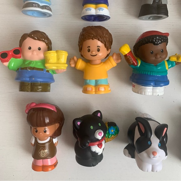 Fisher-Price Little People Lot of 20 Figures - Picture 4 of 10